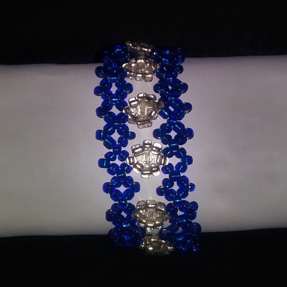 Elegant Blue and White Crystals Bracelet